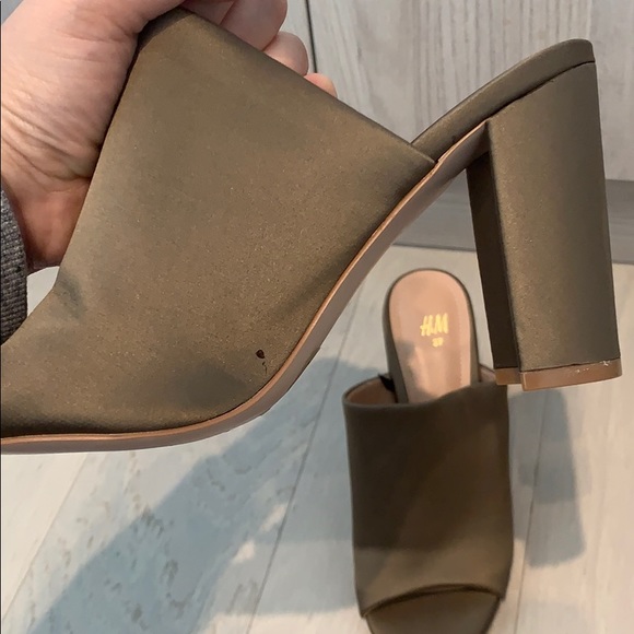 HM - Green satin mules - Picture 6 of 8
